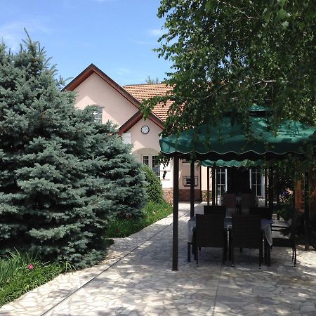 Astoria Garden Hotel Bishkek Exterior foto
