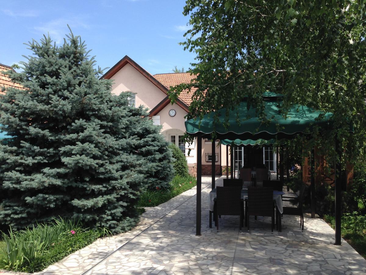 Astoria Garden Hotel Bishkek Exterior foto