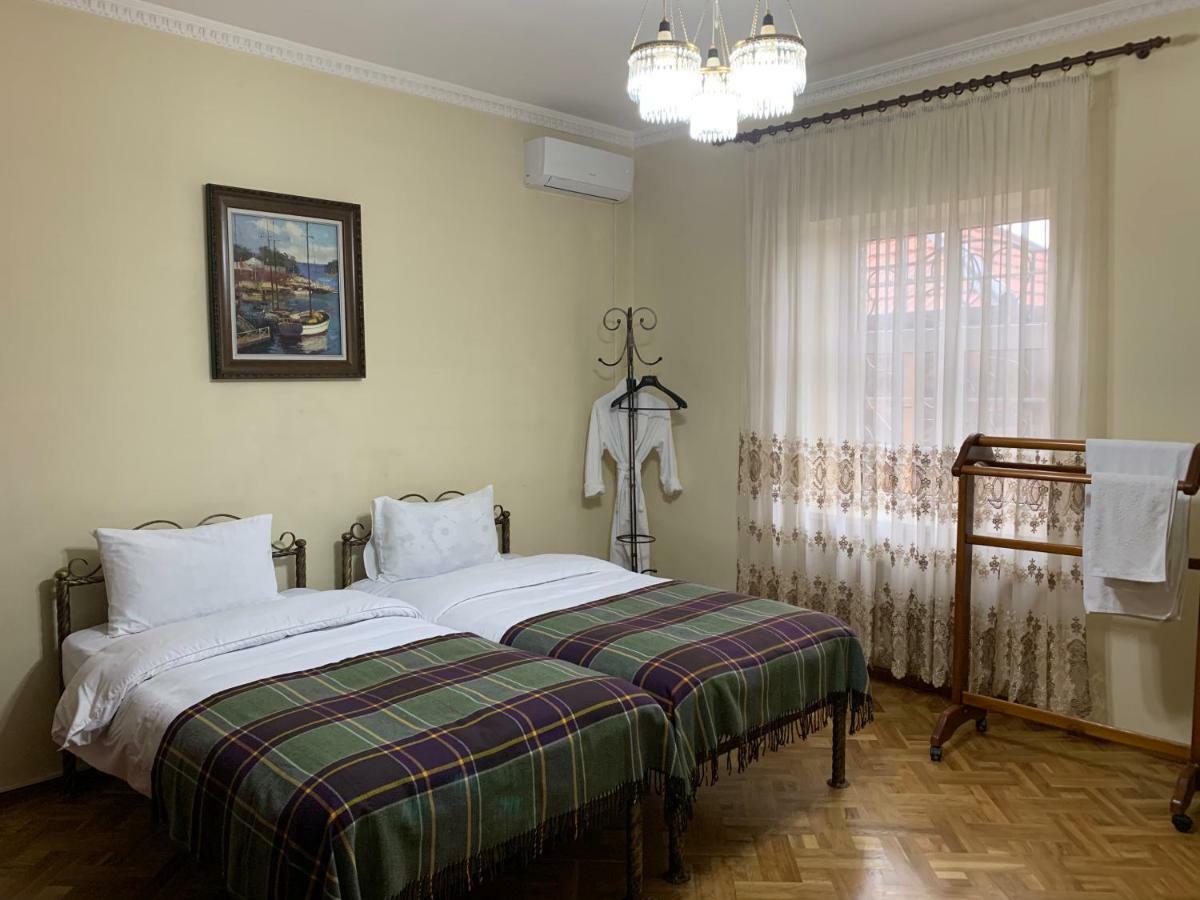 Astoria Garden Hotel Bishkek Exterior foto